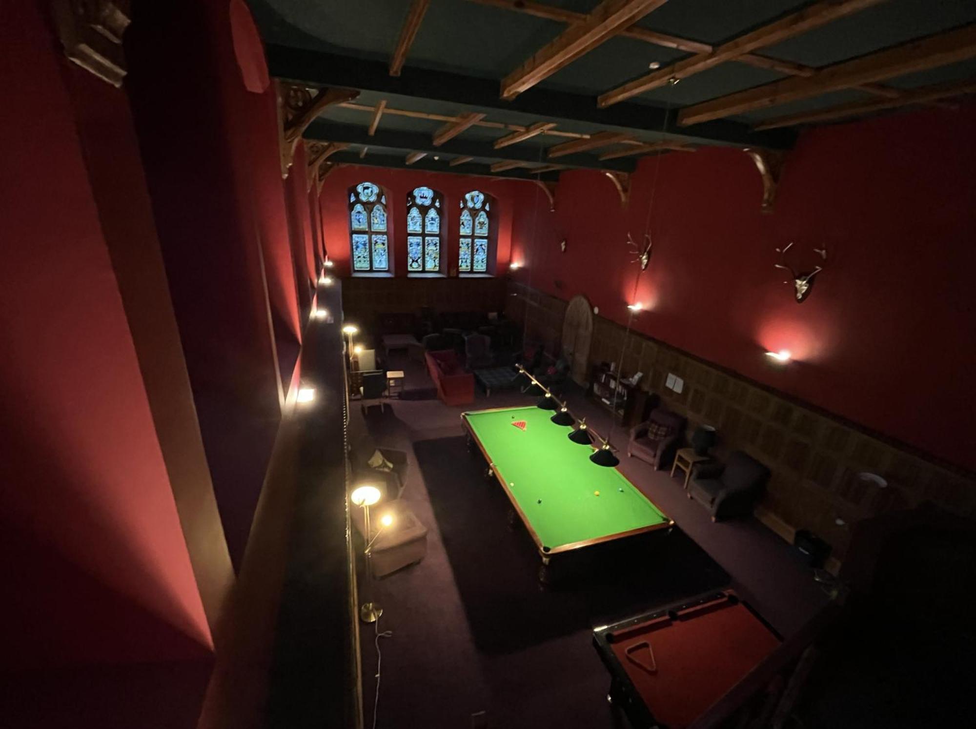 The Classrooms, Loch Ness Abbey - 142M2 Lifestyle & Heritage Apartment - Pool & Spa - The Highland Club - Resort On Lake Shores フォート・オーガスタス エクステリア 写真