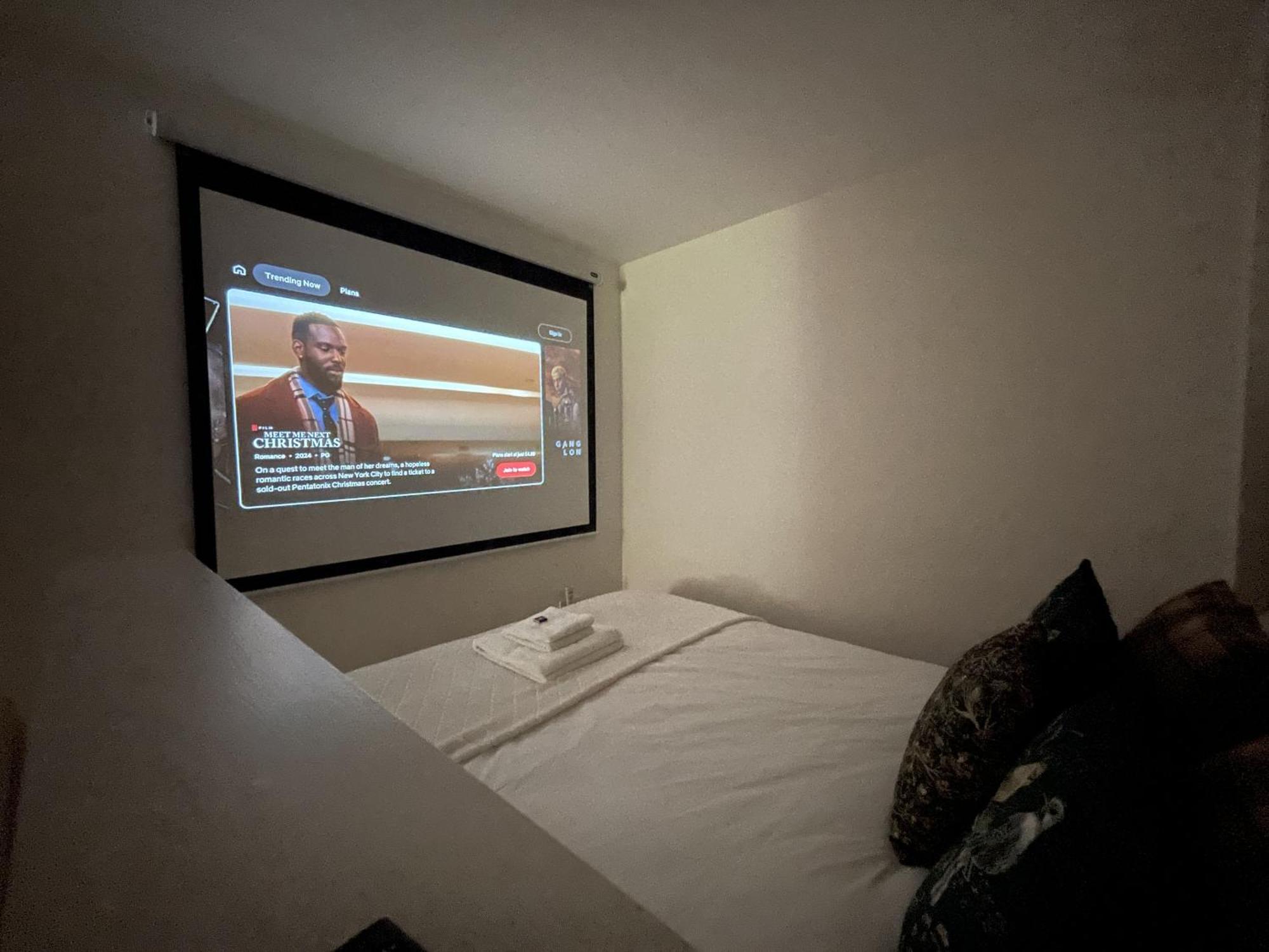 The Classrooms, Loch Ness Abbey - 142M2 Lifestyle & Heritage Apartment - Pool & Spa - The Highland Club - Resort On Lake Shores フォート・オーガスタス エクステリア 写真